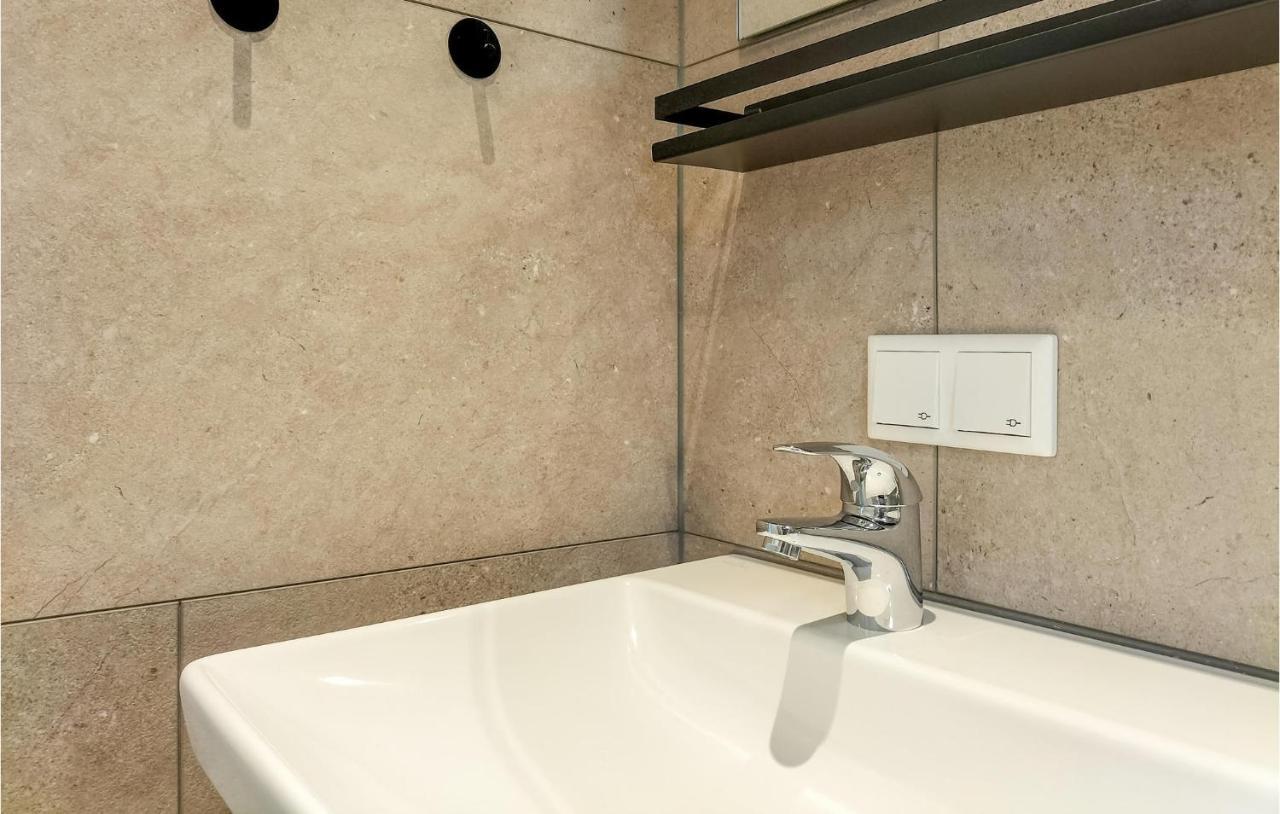 2 Bedroom Awesome Home In Heinkenszand المظهر الخارجي الصورة